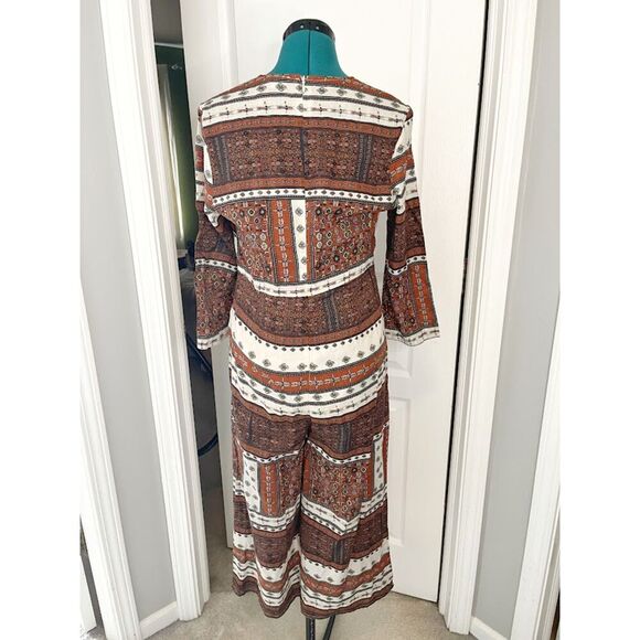 Entro NWT Batik Print 3/4 Sleeve V Neck Crop Wide Leg One Piece Jumpsuit Romper - Picture 3 of 14